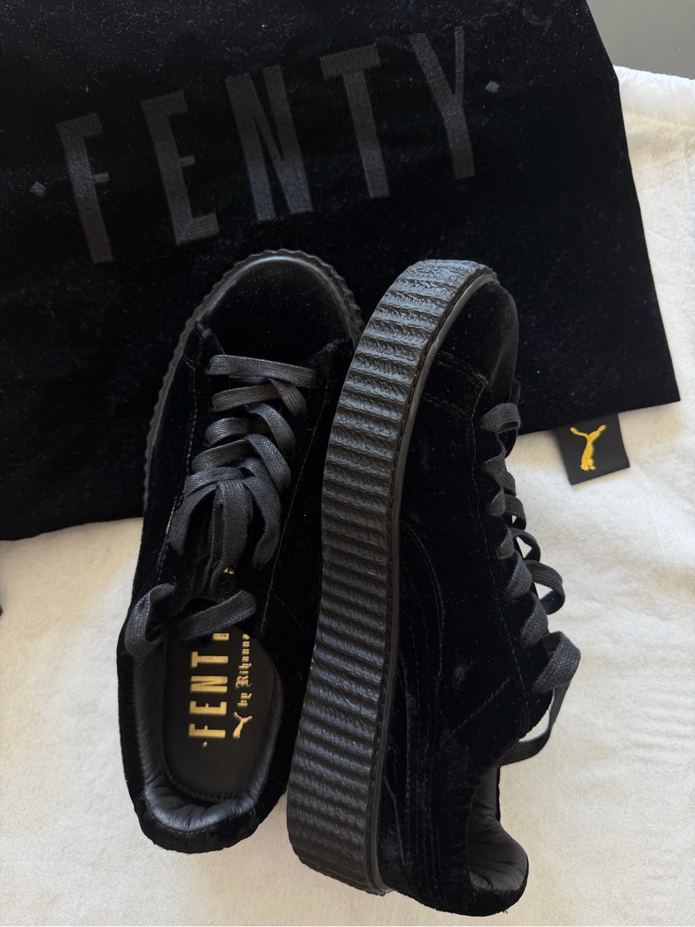 NWOT Puma x Fenty by Rihaana Black Velvet Platform Sneakers for Women - 8.5